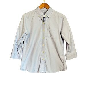 L.L. Bean light blue 100% cotton button down shirt‎